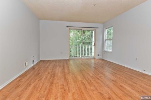 1360 Oxford St, Mahwah NJ  07430-3260 exterior