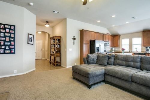 1301 Fox Glen Trl, Midlothian TX  76063-5755 exterior