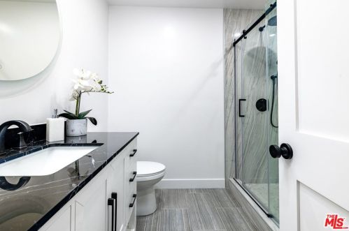 3003 Alabama St, Glendale CA  91214-2702 exterior