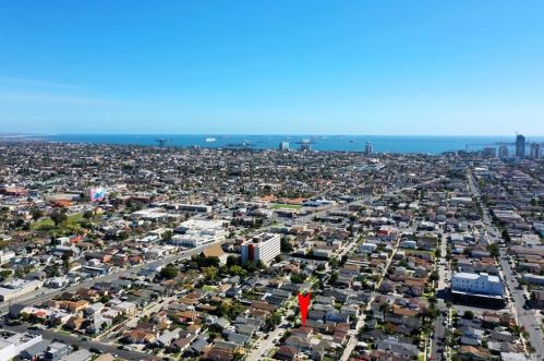 1477 Lemon Ave, Long Beach CA  90813-2158 exterior