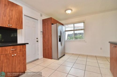 2131 52nd Ave, Hollywood FL  33021-3308 exterior