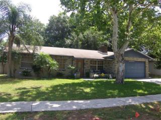 1222 Oak Valley Dr, Seffner, FL 33584-4914