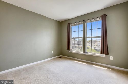 39 Houser Dr, Lovettsville VA  20180-8631 exterior