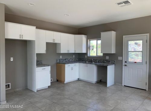 4330 Elvado Rd, Tucson AZ  85746-9355 exterior