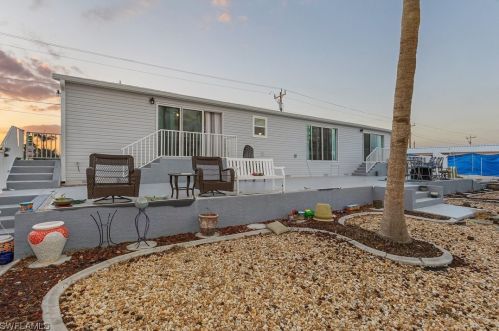 2852 York Rd, Saint James City FL  33956-2295 exterior