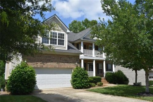 10034 Falmouth Ln, Charlotte, NC 28269-7029