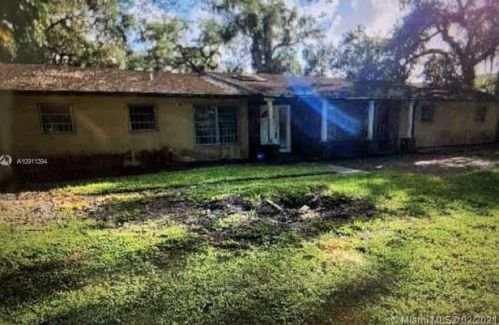 760 76th St, Hialeah, FL 33014-4122