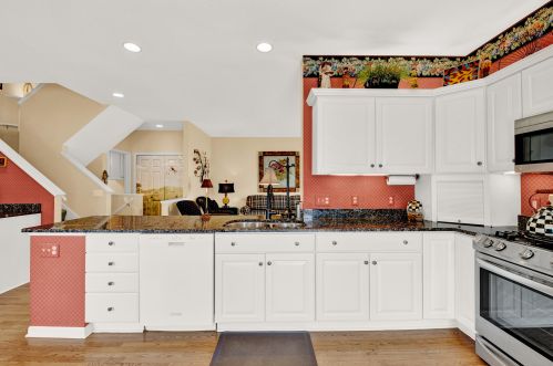 14300 Lenox Dr, Waukesha, WI 53151-3877