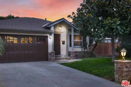 11323 Valley Spring Ln, North Hollywood, CA 91602-2612