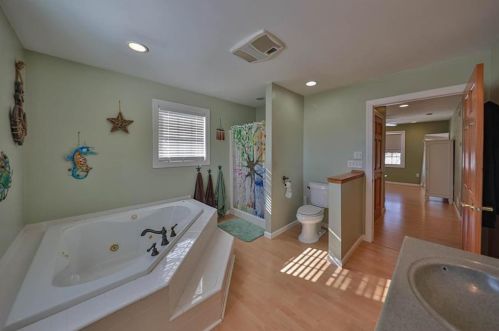 4121 Green Pond Rd, Easton PA  18045-2509 exterior