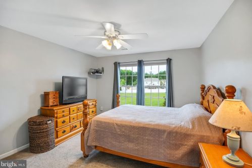 26 Kristen Ln, West Deptford NJ  08051-1672 exterior