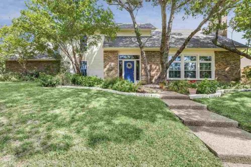 9915 Townridge Dr, Waco, TX 76712-3192