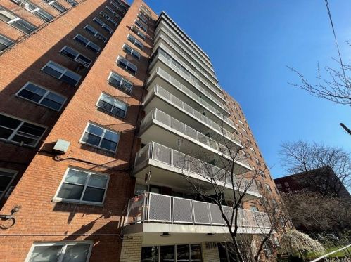 3130 Irwin Ave, Bronx NY  10463-3827 exterior