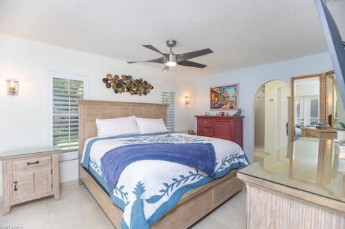 6100 Green Blvd, Naples FL  34116-4824 exterior