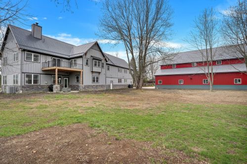 3672 Arbor Rd, Waterford, WI 53185-4628