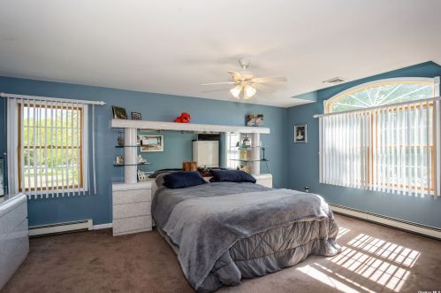 147 Washington Ave, Holtsville NY  11742-1051 exterior