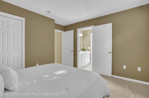 149 Skyline Dr, Lakewood NJ  08701-5737 exterior