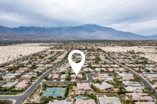 15 Napoleon Rd, Rancho Mirage CA  92270-2715 exterior