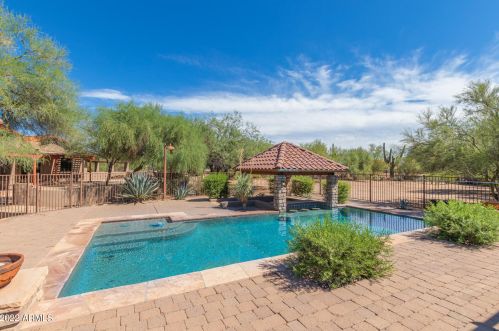 7839 Dixileta Dr, Scottsdale AZ exterior