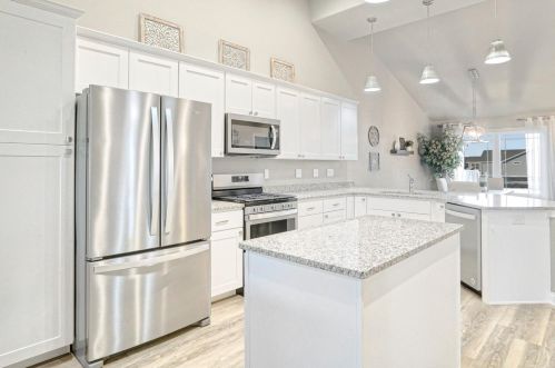 8324 107th Pl, Dyer IN  46373-8656 exterior