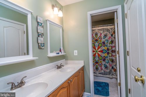 211 Shaw Ct, Fredericksburg VA  22405-2688 exterior