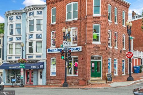 1030 31st St, Washington DC  20007-4405 exterior