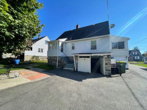 43 Hinsdale Ave, Waterbury, CT 06705-1228