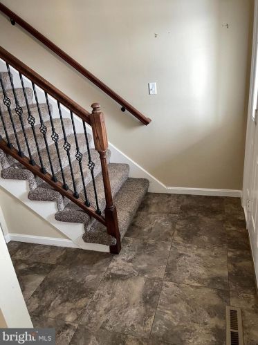 115 Abbey Dr, Mount Wolf, PA 17347-9517