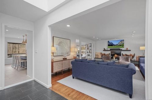 180 Hillair Cir, White Plains NY  10605-4506 exterior