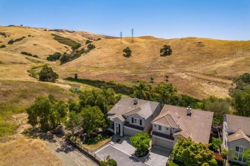 670 Esplanade Ln, San Jose, CA 95138-1327