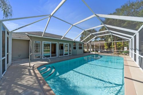 1398 Coverbrook Ln, Sebastian, FL 32958-5983