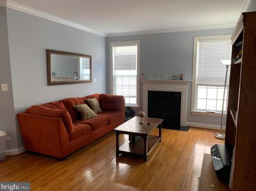 6766 Sycamore Park Dr, Haymarket VA  20169-2995 exterior