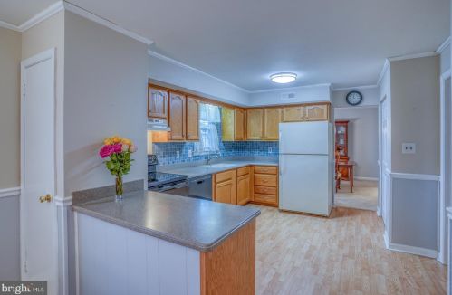 42 Saratoga Dr, New Castle DE  19720-4232 exterior