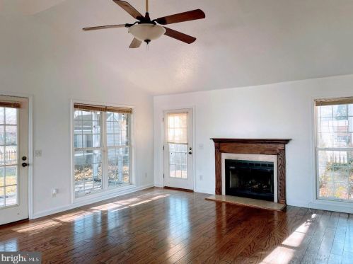911 Westview Ter, Dover, DE 19904-6809