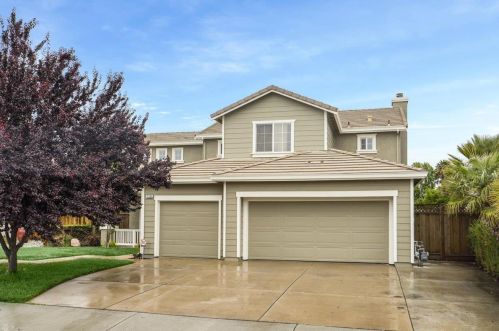 710 Verdun Ave, Hollister, CA 95023-6825