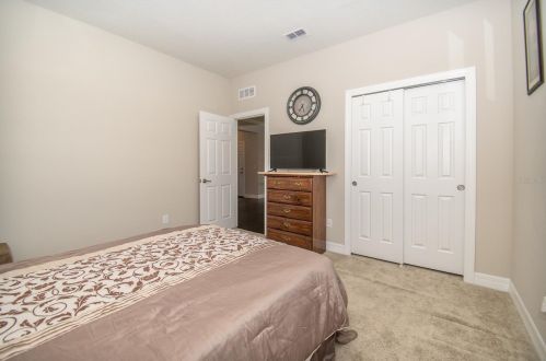 8735 Hinsdale Heights Dr, Polk City FL  33868-6010 exterior