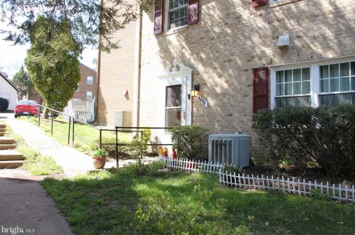 9896 Hagel Cir, Lorton, VA 22079-4307
