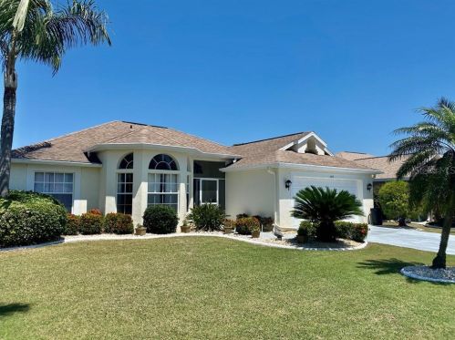 1615 Brookton Green Dr, Ruskin, FL 33573-4851