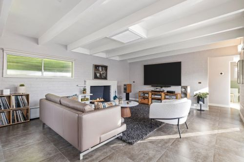 610 Hermosa Dr, Palm Springs CA  92262-6112 exterior