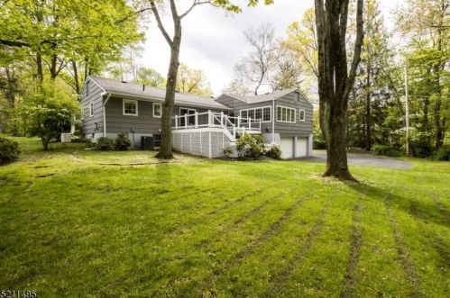 83 Rutgers Ave, Berkeley Heights NJ  07922-1950 exterior