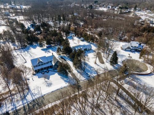 2 Deepwood Dr, Norwich CT  06360-1608 exterior