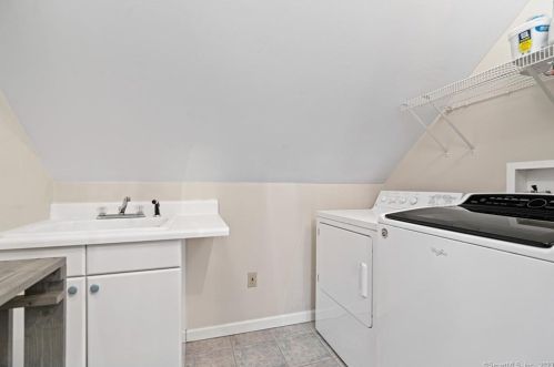 86 Crosswinds Dr, Groton CT  06340-4870 exterior