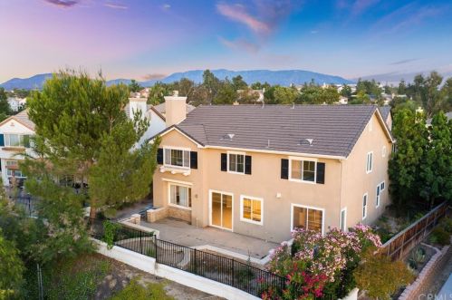 33260 Embassy Ave, Temecula CA  92592-1362 exterior