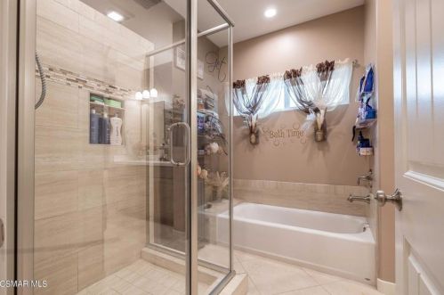 4376 Ish Dr, Simi Valley CA  93063-2945 exterior