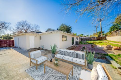 594 Sequoia St, San Bernardino CA  92407-3155 exterior