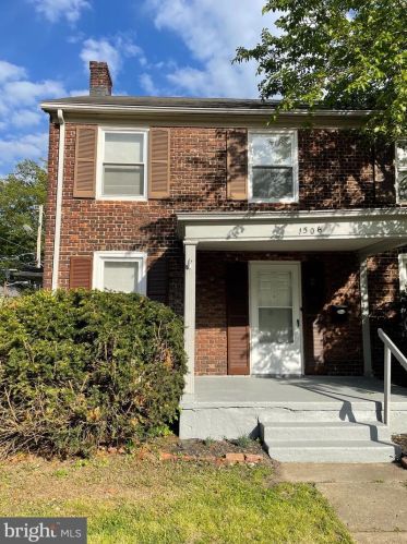 1506 Chesapeake Rd, Camden, NJ 08104-3604