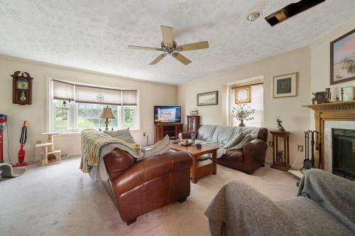 27 Cadogan Way, Nashua NH 03062-2286 exterior