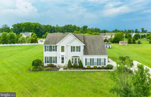 26 Kristen Ln, West Deptford NJ  08051-1672 exterior