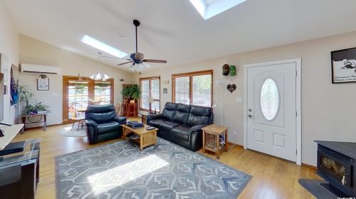 188 Dix Hills Rd, Huntington Station, NY 11746-4605