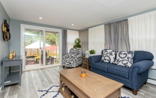 5 Pamela Dr, Wallingford CT  exterior